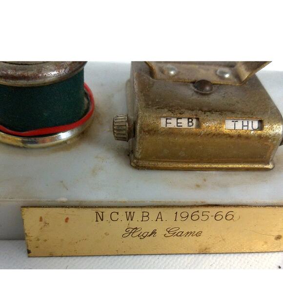 Vintage World Map Perpetual Flip Calendar Bowling Trophy 1965-1966 - Picture 2 of 7